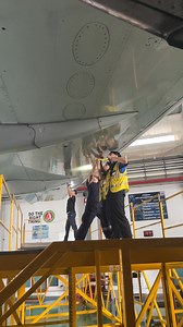 🔒 Close Access Panels & Sealant The final touch before returning to service Access panels are closed. Sealant applied with precision. Because protection from moisture, vibration, and airflow matters— long after the aircraft leaves the hangar. ⸻ ✔️ What this step ensures • Proper sealing against water & contamination • Structural integrity under pressure and vibration • Long-term reliability, not just today’s flight A clean sealant line tells a story: someone cared about the details. ⸻ 🧠 Mainte