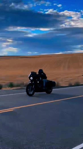 Guys come one, please tell me I beat those boys in a quarter mile 🤘#harleydavidsonmotorcycles #lowriderst #womenwhoride #bikersoftiktok #getoutfront