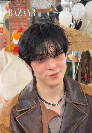 #BAZAARRunway ไอดอลหนุ่ม ‘Yunho แห่งวง Ateez’ เดินทางมาร่วมชมโชว์คอลเลกชั่นประจำฤดูใบไม้ร่วง/ฤดูหนาว 2026 จาก Diesel ที่จัดขึ้น ณ เมืองมิลาน ประเทศอิตาลี #Yunho #Ateez #Diesel #BAZAARThailand