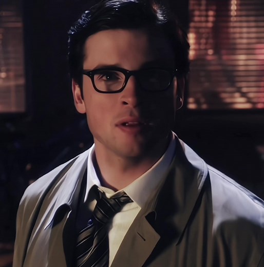 Cobie Smulders Smallville Season 10 Edit