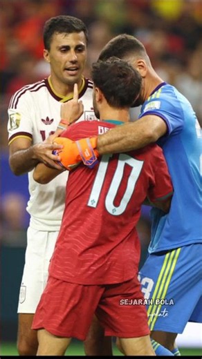 Silva was down, but Rodri celebrated in his face! 🤬