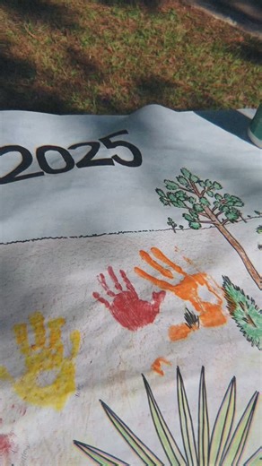 What an incredible day at the Lake Wales Ridge Fire Fest! 🔥 We had a blast talking with so many curious kids about conservation, prescribed fire, and how gopher tortoise burrows become safe havens for other wildlife during a burn. Events like this bring conservation to life in the best way possible: hands on, local, and full of heart. Huge thanks to Zach Franco for putting together such an incredible event and for inviting us to join in the fun! 🔥🐢 #FireFest #JerrysWildLife #FloridaWildlife #