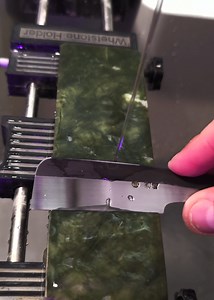 ASMR night sharpening session. Iwasaki Nicho Gake Kamisori straight razor by @Kamisori Harnisch on a green jade whetstone. Really relaxing and satisfying 🫠 #asmr #sharpening #shaving #satisfyingvideos #viral