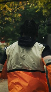 Peek-a-BOO 👻 Stay seen in The Run Visible Collection, shop now: https://bit.ly/3YhdgUa | Brooks Running