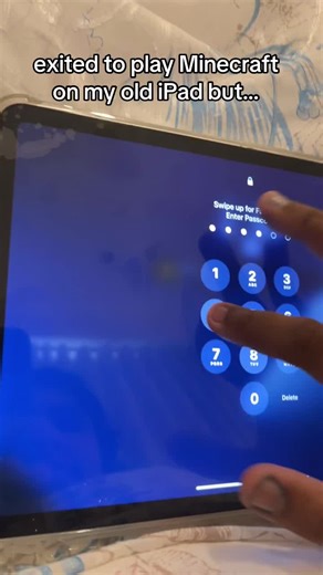 ‏Anyone know how to change the Minecraft user?!😭☠️ | iPad