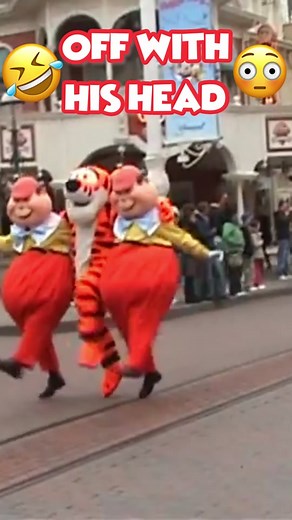Hilarious Tigger Fail at Disney - Tweedle Dee and Tweedle Dum