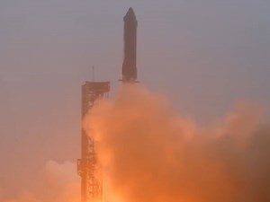 多角度｜慢动作｜无限续杯 #星舰第四次发射 的震撼场面 毁天灭地的狂暴模式，最后面的音爆声堪比放鞭炮🧨 @SpaceX星舰 于2024年6月6日在德克萨斯州