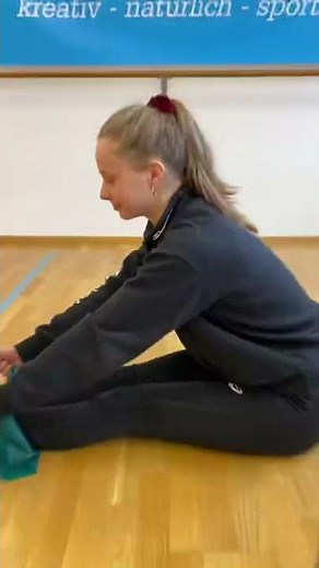 5 Dehnübungen mit dem Theraband #shorts