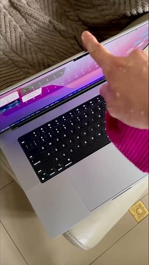How to Clean MacBook Screen Correctly