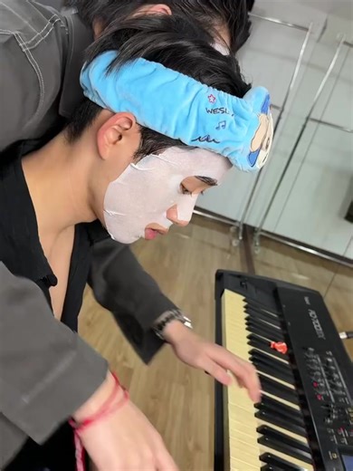 Finding the Best Piano Teacher with Est