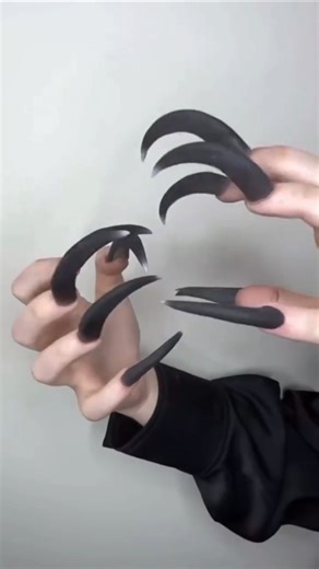 These Long Nails Should Be ILLEGAL 😳💅