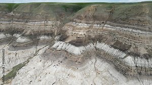 The Willow Creek hoodoos are among Alberta’s most popular and widely-recognized geological formations. These stunning natural wonders can be seen just 15 minutes east of Drumheller on Highway 10