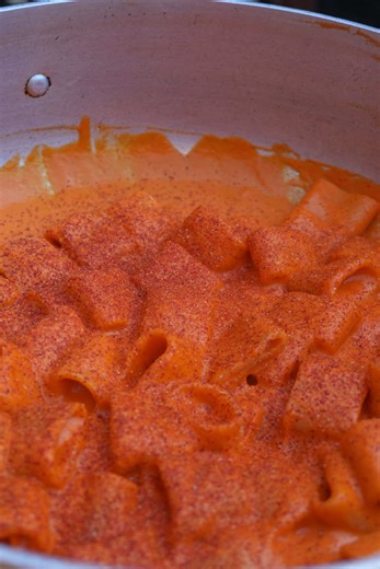 PASTA AI PEPERONI Oggi ti preparo un piatto che d’estate non può mai mancare : I Mezzi Paccheri alla crema Peperoni! Un piatto leggero, facile e veloce fatto con una crema che ti stupirà! Provalo👌 #pasta #pastalover #italianfood #recipe #ricetta #ricettafacile #easyrecipe