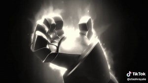 Skeleton King Aura Moments in Clash Royale