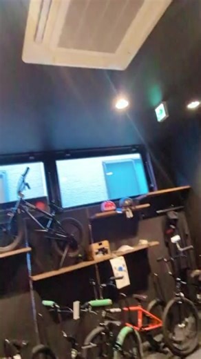 BEACH LINE BICYCLE on Instagram: "FACTOR特集 2/1（日）までFACTORオストロVAM2.0とMONZAに試乗できます 全国でFACTORに試乗できるのは当店だけではないでしょうか。店頭にはRaphaとコラボしたオストロVAM2.0もございます 是非店頭へお越しください"