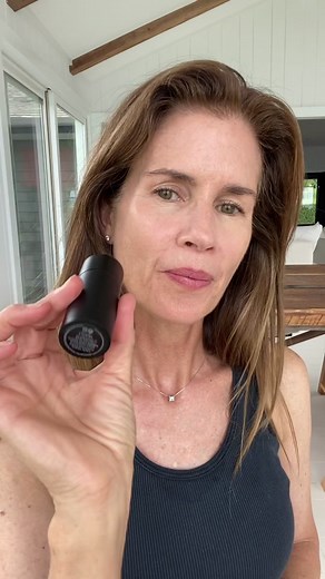 Extend your summer skin the Westman way. ☀️💫 Pair Baby Cheeks Mimi and Face Trace Truffle for an effortless blush-meet-bronzed look. #westmanatelier #summerskin