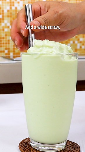 So creamy, so refreshing 🥑 cooling & naturally sweet — a simple avocado smoothie that refreshes the soul 💛✨ #homecookingwithsomjit #AvocadoSmoothie #SmoothieLove #TropicalVibes #HealthyJoy | Home Cooking with Somjit