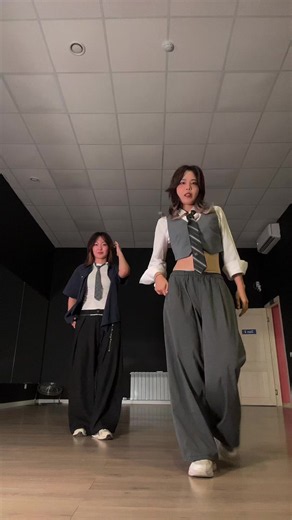 dance duet with @anara