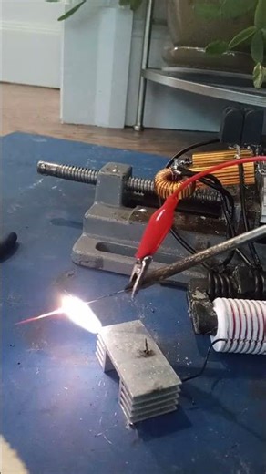 flyback transformer with graphite electrodes