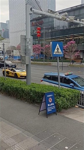 A factory-spec yellow Lamborghini Aventador SVJ convertible #lamborghinni #supercar #luxurycar #tpy