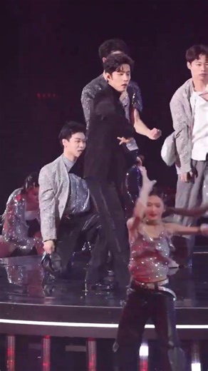 2025.12.31 Xiao Zhan at the Dragon TV New Year’s Eve Gala