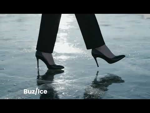 Crunchy tanghulu time.#asmrai #satisfying #tanghulu