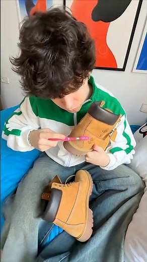 How to CLEAN your Timberland BOOTS or your SUEDE SHOES 🧼