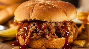 8  Best Pulled Pork Brands for Sandwiches & Plates