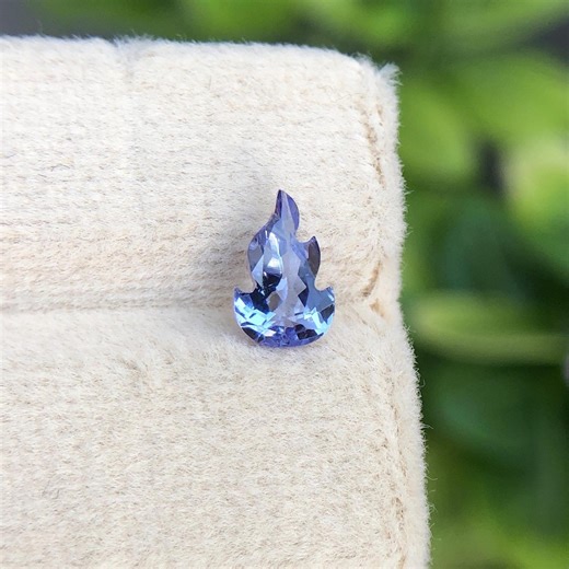 Natural Tanzanite Fire Cut 8 X 6 Mm, Flame‑shaped Fantasy Cut Violet‑blue Gemstone, Unique Carved Tanzanite Loose Stone for Custom Pendant - Etsy