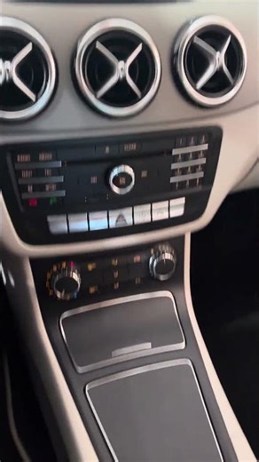 Interface CarPlay Android auto Mercedes B200