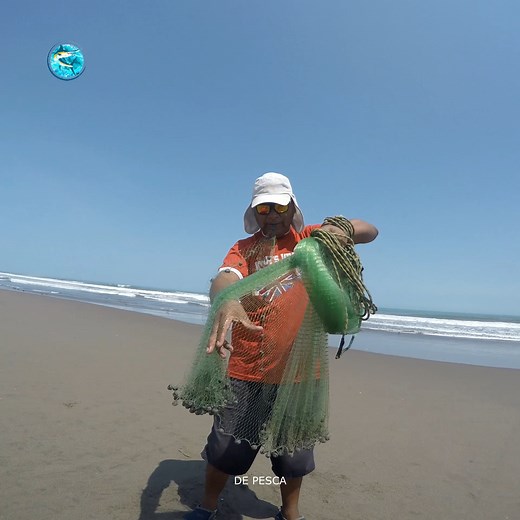Con este vídeo, aprenderás cómo lanzar la #atarraya de #pesca con precisión. Cada paso está detallado y bien explicado, asegurando que puedas perfeccionar tu técnica y aumentar tu éxito en la pesca. | De PESCA