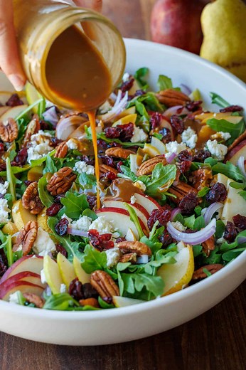 This amazing Pear Salad recipe is simple but stunning! 🤩🥗 RECIPE: https://natashaskitchen.com/pear-salad-recipe/ #PearSalad #salad | NatashasKitchen.com