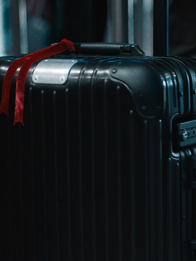 Exploring Missing Earpiece in Netflix's Carry On