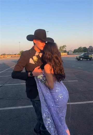 Prom 2026💜#fyp #viral #prom #nortenas #prom2026 @Jobes_Hats @Samantha