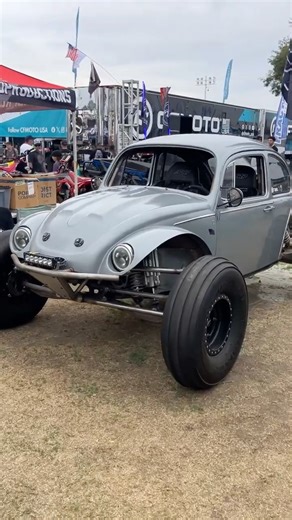 V8 Baja Bug at Sand Sport Super Show #vwbug #vwbeetle #baja #glamis #dunes #owlclaw #performance