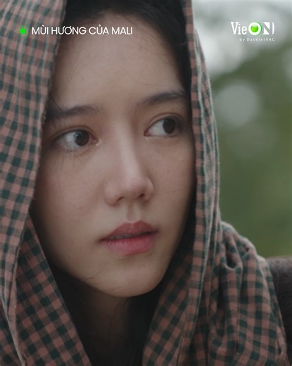 Mùi hương em nồng say! Ngửi được một lần là ảnh hít mãi thôi =))) --------- 🌺 Xem TRỌN BỘ Mùi Hương Của Mali (กลิ่นมาลี) vào 20h30 Thứ 4 & 5 hàng tuần trên VieON. 🎉 Yêu phim Thái, mở VieON! #VieON #MuiHuongCuaMali #KlinMalee #กลิ่นมาลี #Tongtong #RichyOranate #PhakinKhamwilaisak | VieON