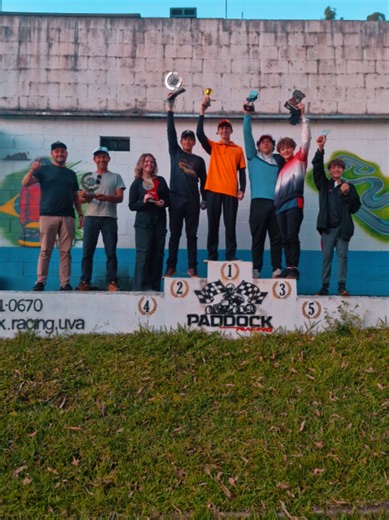 Hoje aqui na Paddock Racing tivemos a presença mais que animada dos artistas do circo Torricceli, obrigado pela visita de vocês, esperamos que tenham se divertido muito! . . . . . . #adrenalina #kartódromo #pistadekart #velocidade