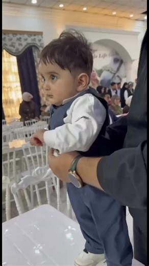 احله شعور من تتخرج وابنك الفرفوش يشاركك التخرج ويركص ويفرح وياك احله يوم بحياتي ❤️#جامعه_المثنئ_كليه_الاداره_والاقتصاد #المثنى #المثنى_السماوه