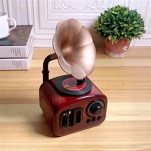 Vintage Gramophone Music Box – Retro Phonograph Wind-up Decor, Mini Record Player Model, Antique-style Room Decoration - Etsy