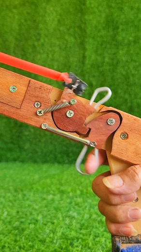 Simple & Easy Tricks DIY to make wood slingshot toy #DIY #EcoFriendly #new #diyprojects #woodworking #woodworkingtips #woodcraft #video2025 | Woodworking TV Viral