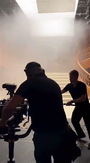 The Ocean Closing Over the Necklace — Behind the Final Seal of Memory