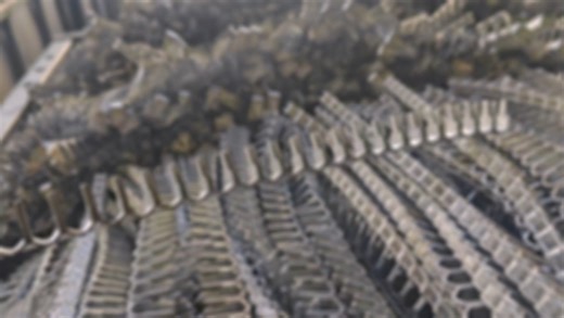 1： 刀片刺绳自动卡扣（排扣），45mm特大排扣；大排扣；小排扣。2： 防爬刺钉，品字形刺网，刺绳布障车。业务咨询联系（微信）：13833880167