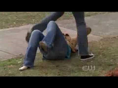 One Tree Hill - Brooke and Peyton's Catfight (Episode 4.15)