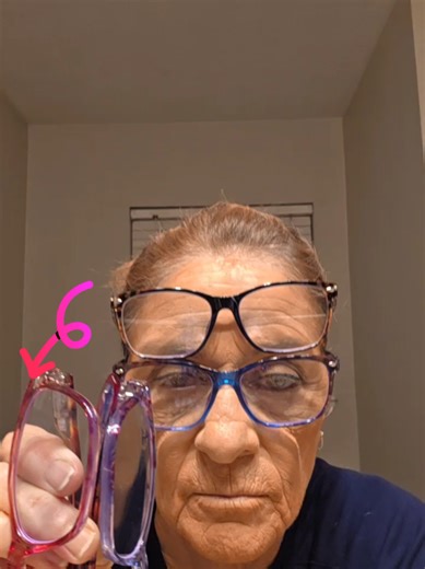 Readers with Blue Light blocking, all different strengths. When you look at your computer, phone, tablet these are definitely worth it. #readers #bluelightblockingglasess