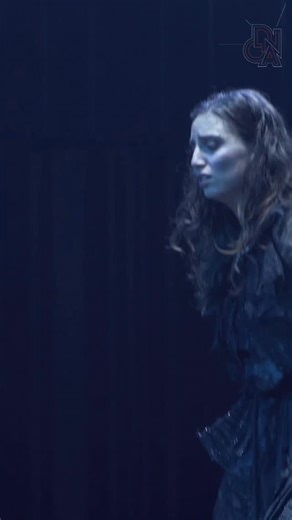 Alum mezzo-soprano Maria Warenberg shows off her gorgeous musicality in the 2023 production of "L’isola disabitata" by Haydn at the DNOA. She plays Costanza, stranded with her sister, Silvia, on a desert island, praying to be rescued and contemplating ending it all… Shortly after graduating from the Dutch National Opera Academy, Maria joined the ensemble of the Opéra national de Paris! We’re thrilled to see where her career will take her 🤩 | Dutch National Opera Academy