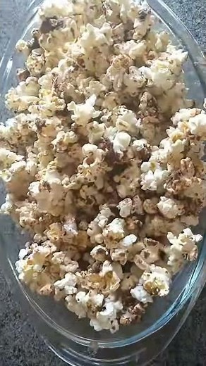 pipoca doce fácil cobertura de chocolate - como fazer pipoca no microondas.