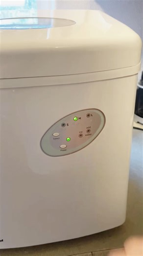 Watch Review of Magic Chef Countertop Ice Maker on Amazon Live