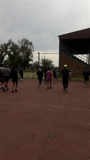Energy and smiles all around ALWAYS 🏃🏾‍♂️🏃🏾‍♂️💪🏽🤘🏾 #community#runclub#kasi#tiktoksouthafrica🇿🇦 #running Unity Run Club “Run As One”🏃🏾‍♂️