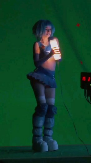 E M P I R E _O F_ F U T U R E on Instagram: "Ana De Armas dancing behind the scenes of Blade Runner 2049!"