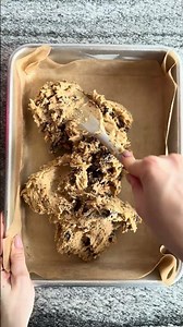 Chewy chocolate chip pretzel cookie bars #onebowl #traybake #easybaking #cookies